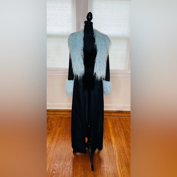 blanc noir Black Maxi Coat with Light Blue Faux Fur Trim - Picture 3 of 15